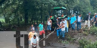 Foto: Rescatan a siete personas de un camión arrastrado por las fuertes corrientes en Tisma/TN8