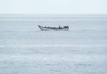 Foto: Encuentran una treintena de cadáveres en descomposición a bordo de un cayuco en la costa de Senegal