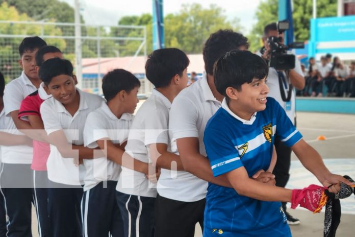 Foto: Una tarde de diversión y compañerismo en el Colegio Blanca Estela Aráuz, Managua/TN8