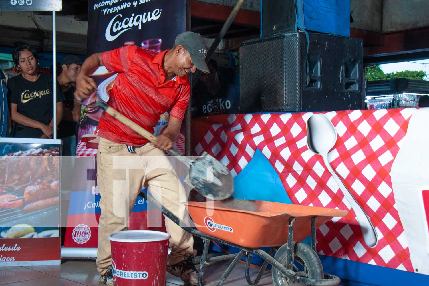 Foto: Cierre exitoso de el "Nica más Gallopintero" en el mercado Roberto Huembes/TN8