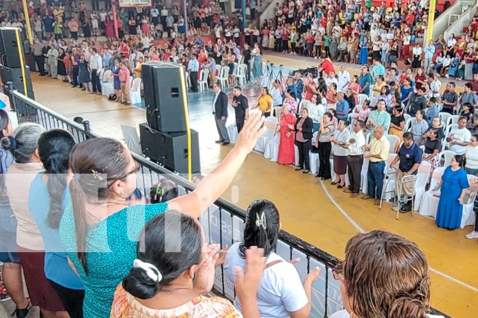 Foto: Más de 3000 personas, se reunieron en las instalaciones del Polideportivo Solidaridad en Ocotal para celebrar el Día Nacional de la Biblia/TN8