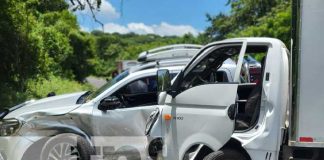 Un trágico accidente de tránsito ocurrió este lunes en la carretera a Xiloá, donde se vio involucrado una camioneta Hilux y un camioncito