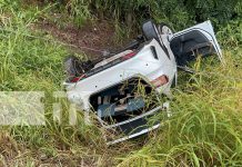 Foto: En la carretera de Juigalpa a Managua, se registró un accidente de tránsito donde un vehículo se precipitó a una Alcantarilla/TN8