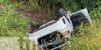 Foto: En la carretera de Juigalpa a Managua, se registró un accidente de tránsito donde un vehículo se precipitó a una Alcantarilla/TN8