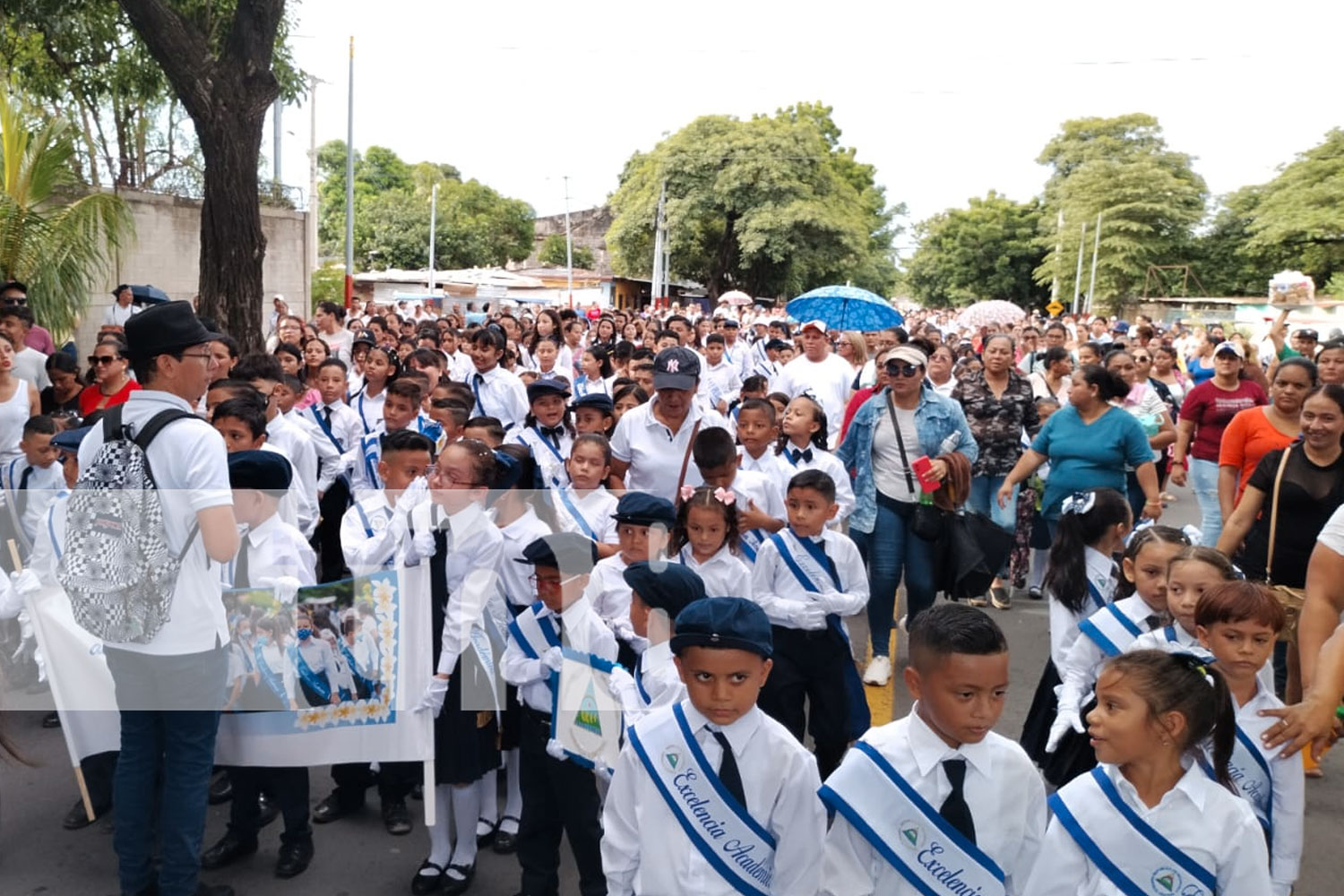 Foto: Los alumnos del colegio Ramírez Goyena, en Managua, participaron en desfile/TN8