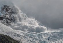 Foto: Esquiador fue encontrado con vida después de desaparecer en una avalancha en Argentina/Cortesía