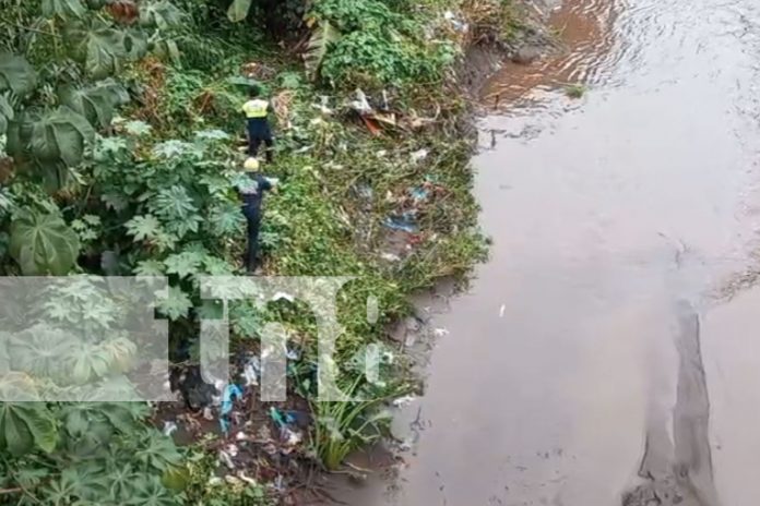 Foto: Desesperación en Chinandega: Hombre se arroja al río durante tormenta/TN8