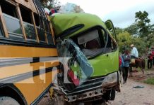 Foto: Microbús choca con bus, deja un fallecido y tres heridos graves en Prinzapolka/TN8