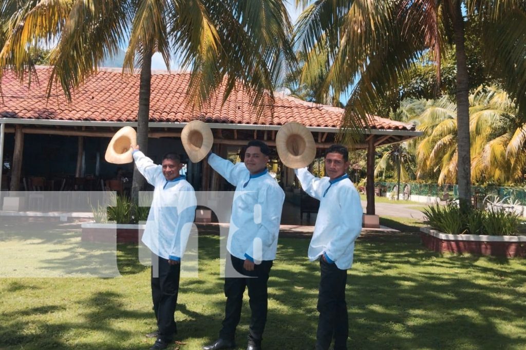 Foto: Sector turístico de la Isla de Ometepe celebra el Día del Huipil/TN8