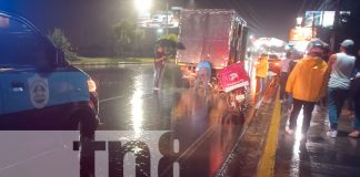 Foto: Motociclista se estrella contra un camión y resulta con heridas grave en Managua/TN8