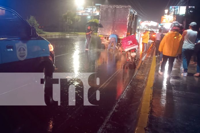 Foto: Motociclista se estrella contra un camión y resulta con heridas grave en Managua/TN8