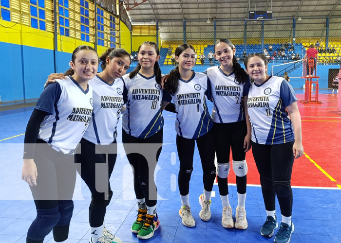 Foto: Aperturaron los juegos de volleyball femenino/TN8