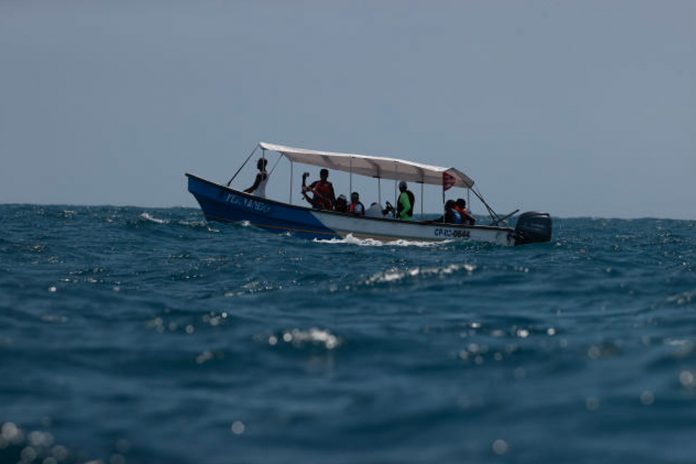 Foto: Lanzan al mar a 16 personas frente a las costas de Colombia /Cortesía