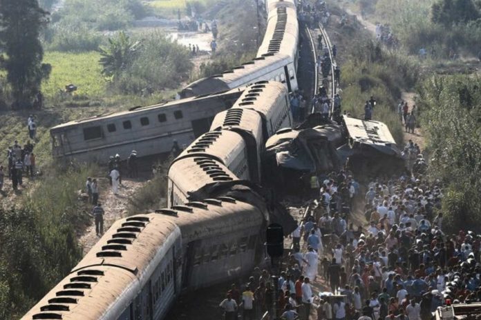 Foto: choque de trenes al noroeste de El Cairo, Egipto/Cortesía