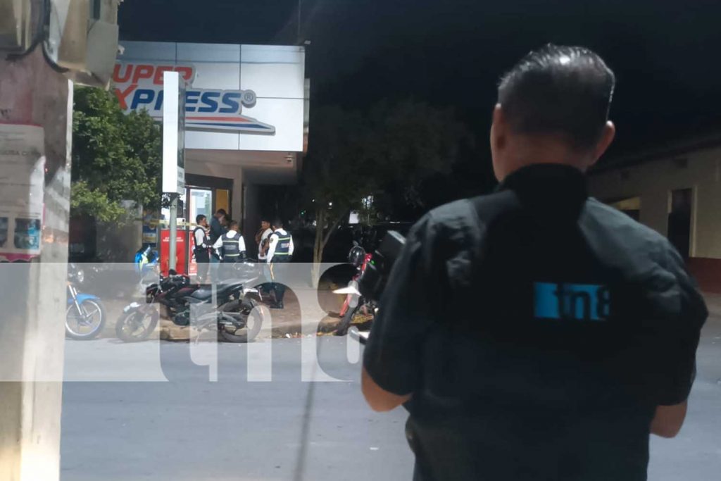 Foto: Sujetos armados roban minisúper y a sus clientes en el Bo. Cristo del Rosario en Managua/TN8