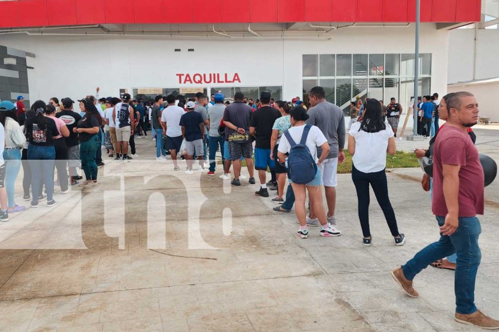 Foto: Fanáticos agotan entradas para la Serie Inaugural en el Estadio Rigoberto López Pérez/TN8