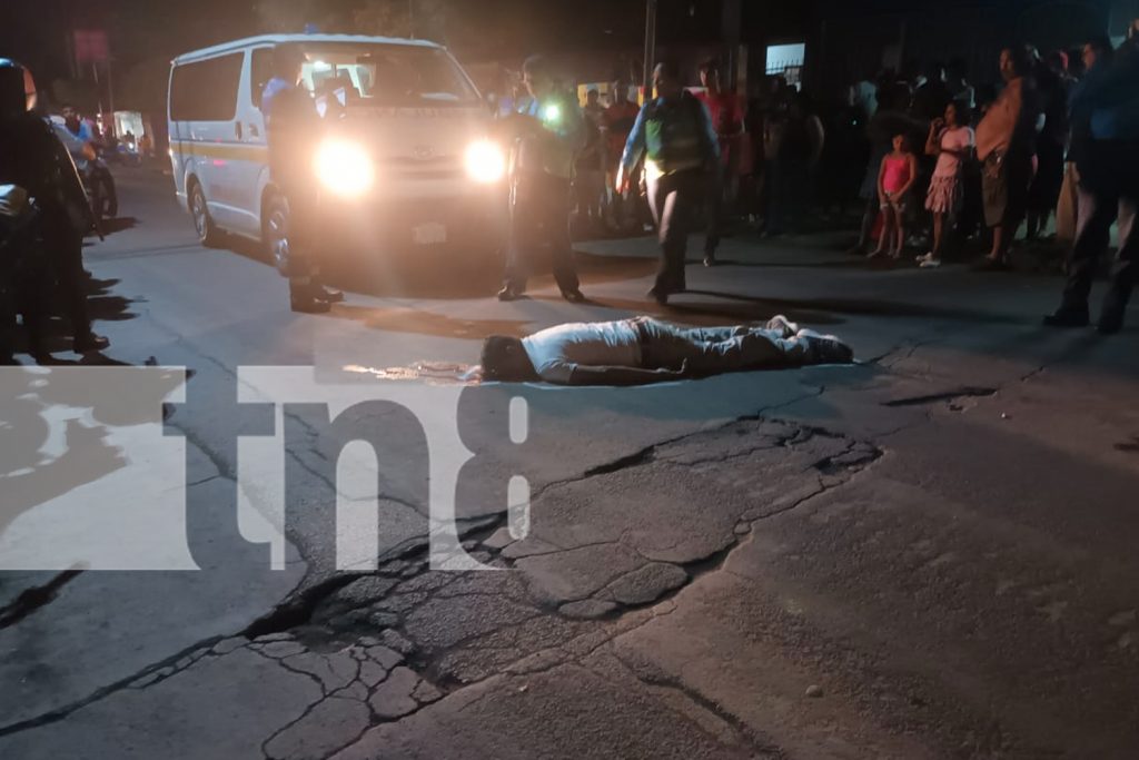 Foto: Ciudadano cae de una caponera en marcha y vehículo lo impacta mortalmente en Managua/TN8