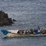 Foto: Rescate en Canarias: buscan a 48 migrantes desaparecidos tras volcadura de barca