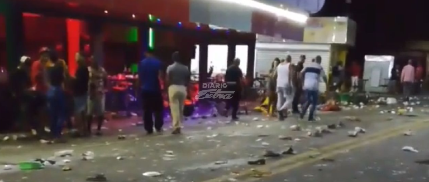 Foto: Seis muertos y 32 heridos tras choque de camión contra un bar en Azua, República Dominicana