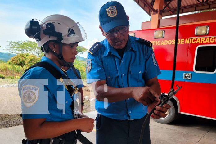 Bomberos Unidos del Departamento de Boaco; realizó una capacitación en temas de rescate y detención de incendios