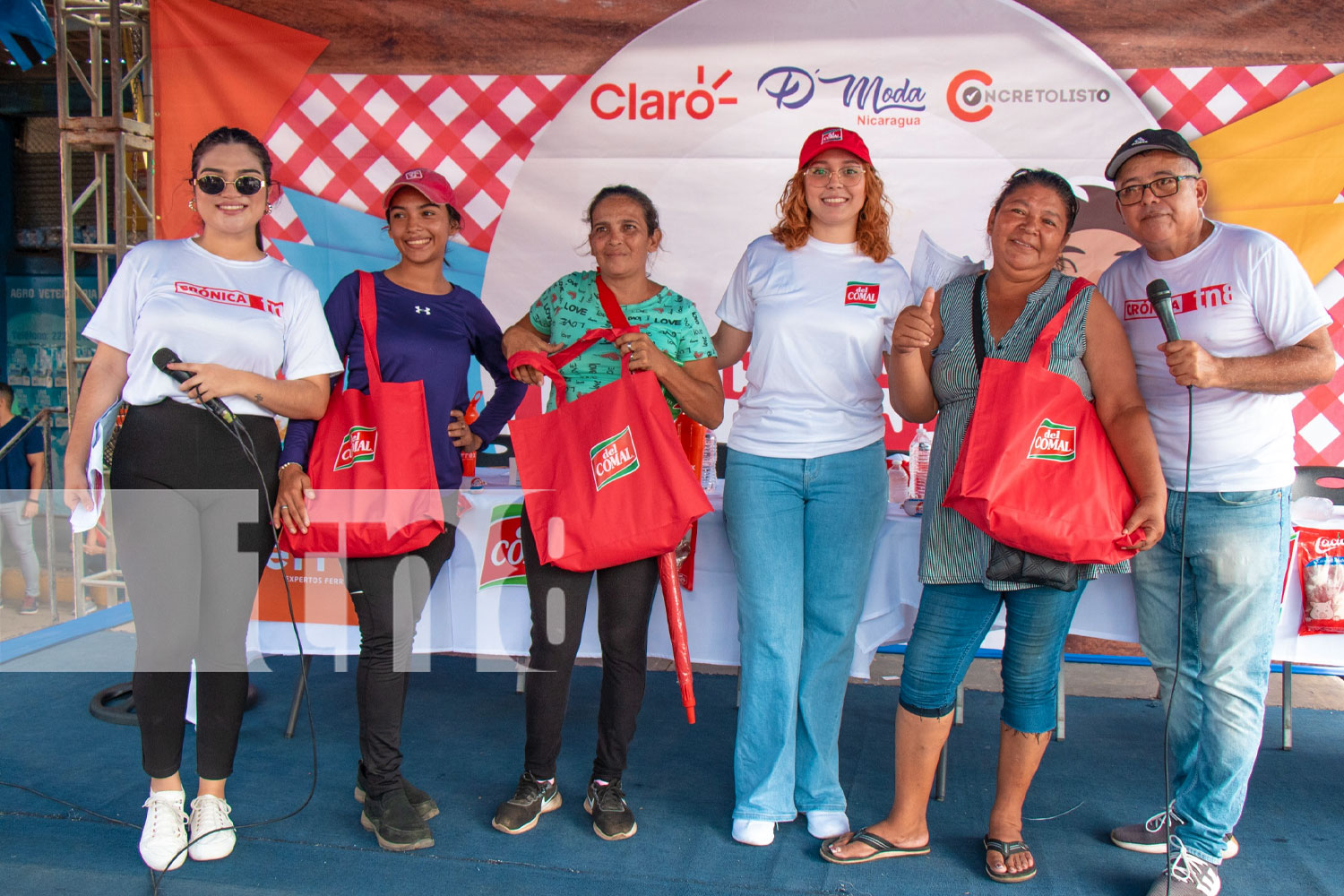 Foto: Felices ganadores en el Mercado Mayoreo /TN8