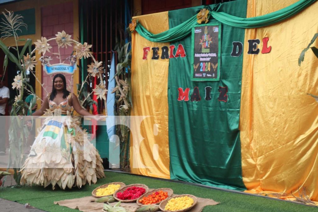 Foto: URACCAN destaca la importancia del maíz en su carroza en la Feria de Siuna/TN8