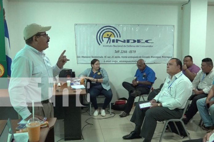 Foto: Propietarios y conductores de taxis participan en seminario sobre la Ley 842/ TN8