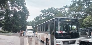 Foto: Joven universitario fallece al pasarle las llanas de un bus en carretera a Xiloá/ TN8