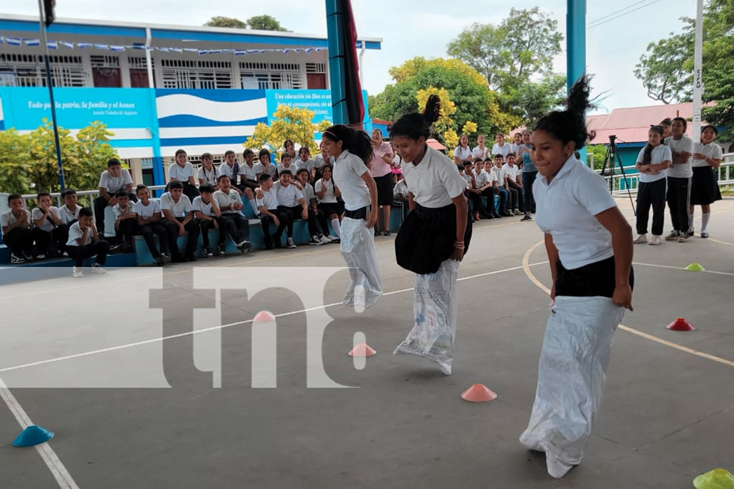 Foto: Una tarde de diversión y compañerismo en el Colegio Blanca Estela Aráuz, Managua/TN8