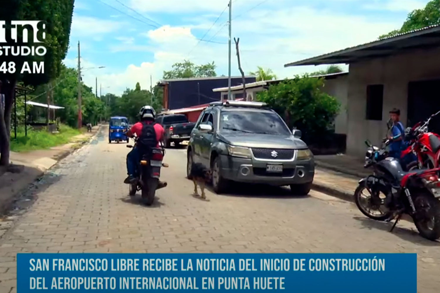 Foto: Habitantes celebran la construcción del aeropuerto internacional /TN8