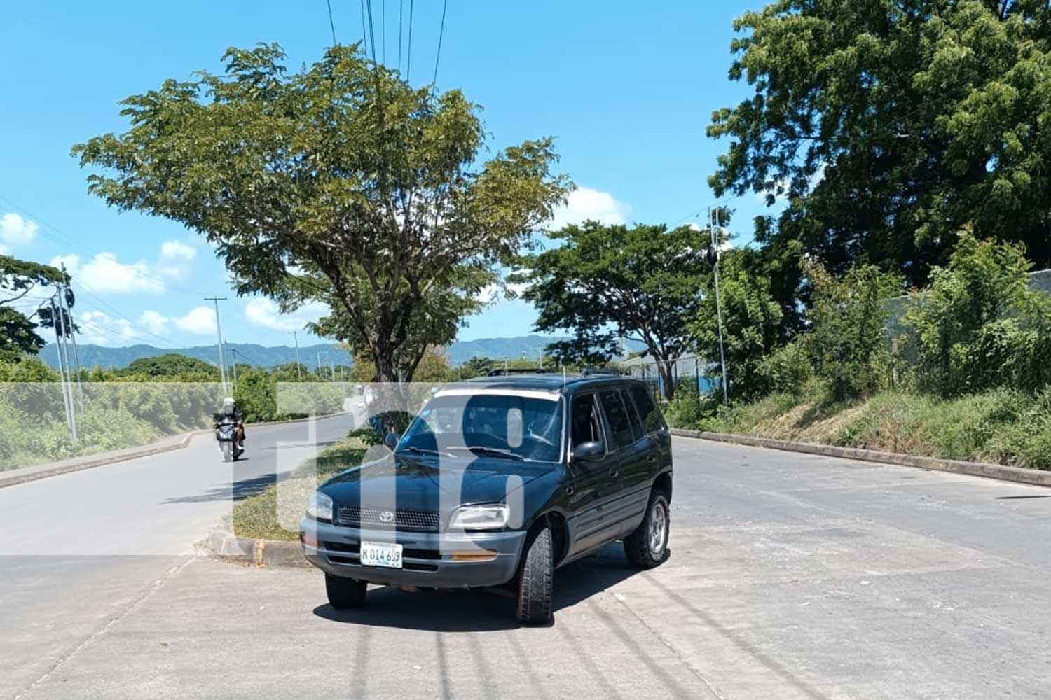 Foto: ciudadano conducía un microbús blanco con destino a Ciudad Sandino provoca accidente de tránsito/TN8