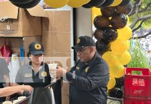 Foto:Inauguración de la nueva sucursal de Sopas Calixto fue un éxito total, centenares de personas que llegaron a disfrutar de su deliciosa sopa/TN8