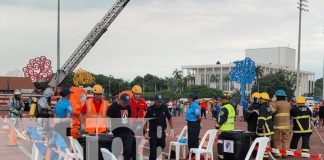 Foto: Grandiosa exhibición de los Bomberos Unidos en el Paseo de los Estudiantes, con camiones y trajes de emergencia/TN8