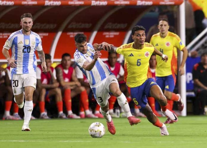 Lionel Scaloni critica la hora del Argentina vs Colombia