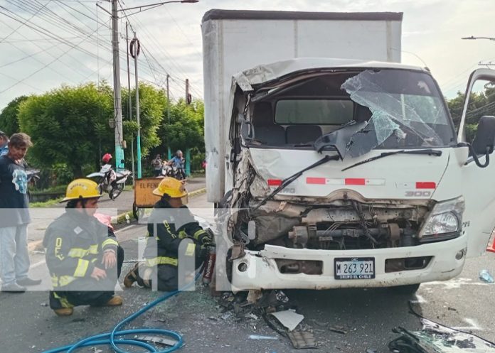 Foto: Accidente de tránsito deja a una mujer prensada en Managua / TN8