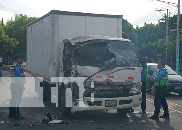 Foto: Accidente de tránsito deja a una mujer prensada en Managua / TN8