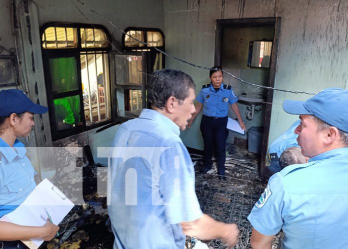 Foto: incendio en un cuarto de Linda Vista, Managua / TN8