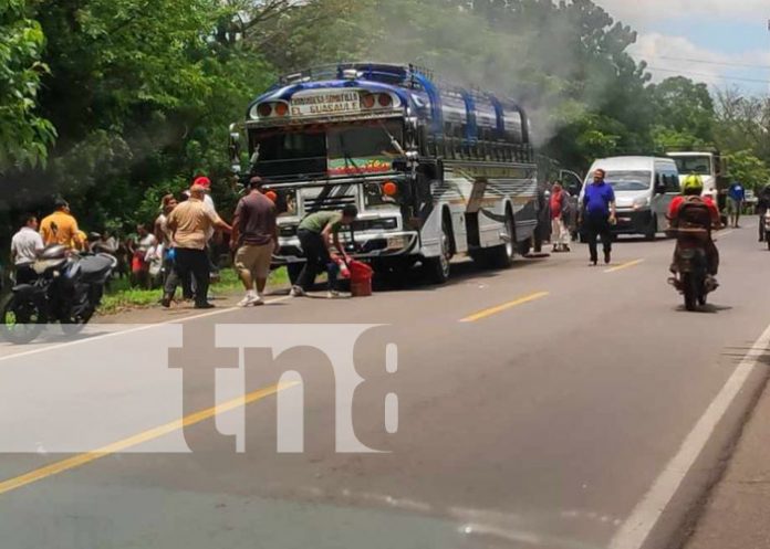 Foto: Bus con fuego en Chinandega / TN8