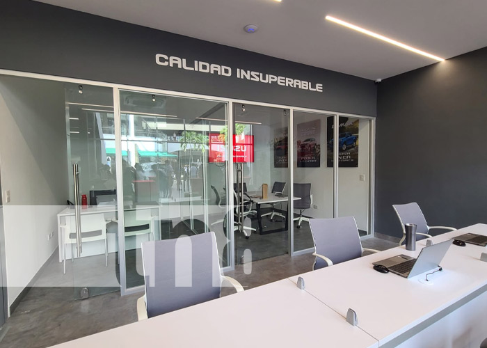 Foto: Nuevo Showroom de Isuzu en Galerías Santo Domingo / TN8