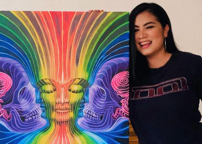 Foto: Itza Gissell, artista nicaragüense, y la obra que encantó a Tool