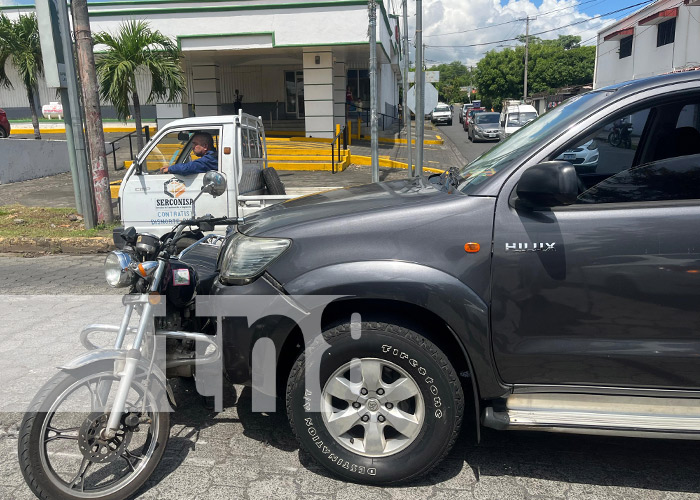 Foto: Choque entre carros y motos en sector de Linda Vista, Managua / TN8