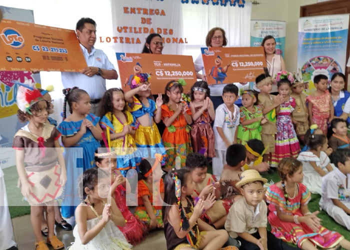 Foto: Lotería Nacional entrega utilidades al deporte y la familia / TN8