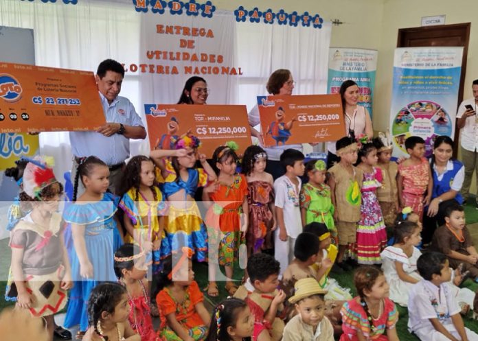 Foto: Lotería Nacional entrega utilidades al deporte y la familia / TN8