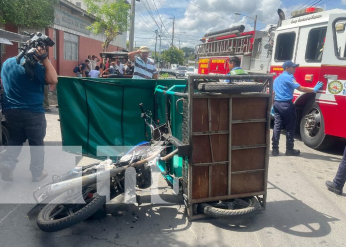 Foto: Choque entre moto y caponera en Managua / TN8