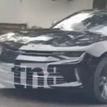 Foto: Carro negro sin placas anda robando en Managua / TN8