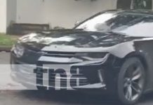 Foto: Carro negro sin placas anda robando en Managua / TN8