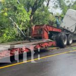 Foto: Descontrol de una rastra provoca accidente en Carretera Sur / TN8