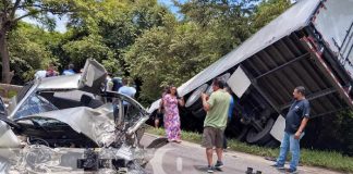 Foto: Fuerte impacto entre furgón y un vehículo en Rivas / TN8