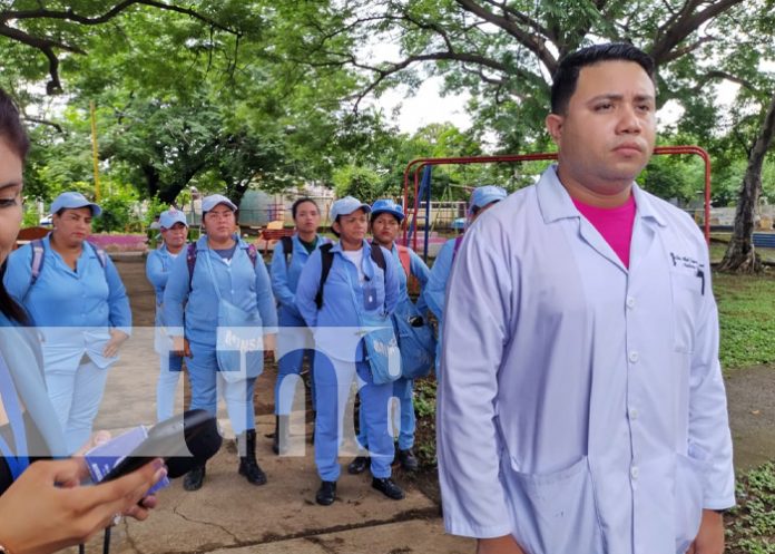 Foto: Eliminación de zancudos en barrios de Managua / TN8