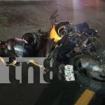 Foto: Pareja de motociclista resultan graves tras ser impactados por un camioncito en Managua/TN8